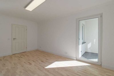 Leerstehende und kernsanierte 3-Zimmerwohnung mit Stellplatz und moderner Einbauküche