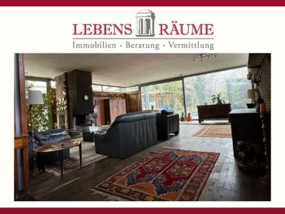 + Gebotsverfahren + Bungalow im Bauhausstil + über 200 m² Wohn- Nutzfläche +