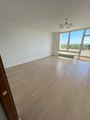 freundliche 4 - Zimmer Maisonetten Wohnung in Köln - Junkersdorf