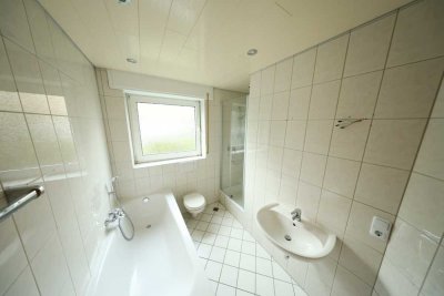 Großzügige 5-Zimmer-Wohnung mit Terasse und Balkon in Heiligenhaus