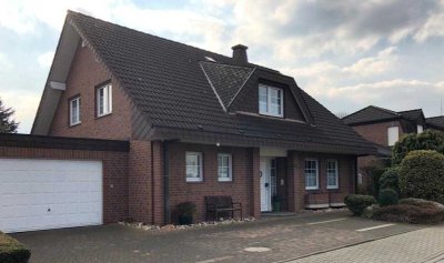 Freistehendes Einfamilienhaus mit 5 Zimmern und ruhigem Garten