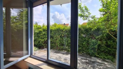 BARRIEREFREI + EINBAUKÜCHE + ERDGESCHOSS MIT sonniger MINI-Terrasse + STELLPLATZ OPTIONAL