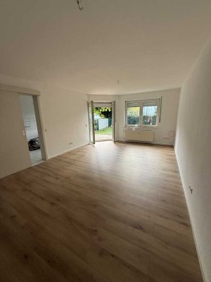 Neu renovierte 2-Zimmer Wohnung mit eigenem kleinen Garten