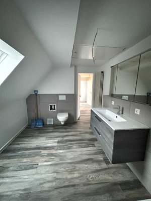 Erstbezug nach Sanierung. Tolle Dachgeschoßwohnung in zentraler Lage von Albstadt-Ebingen