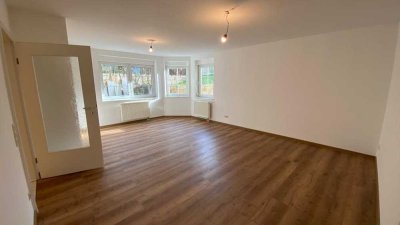 Helle Wohnung mit zweieinhalb Zimmern sowie Terrasse und Einbauküche in Neuenburg Grißheim