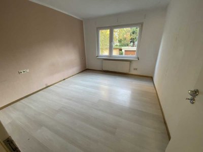Stilvolle 4-Zimmer-Hochparterre-Wohnung mit Einbauküche in Hannover