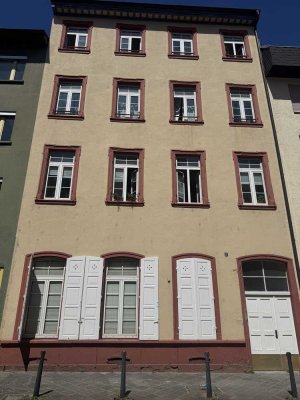 Altbauwohnung zentral nähe Paradeplatz