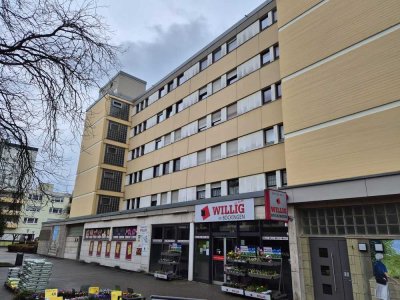 Renovierungsbedürftige, familiengerechte 4-Zi.-Wohnung  mit 106qm und Balkon in Heilbronn-Böckingen
