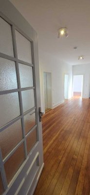 Stilvolle 4-Zimmer-Altbauwohnung im Denkmal – top saniert, mit EBK & Loggia in Karlsruhe-Oststadt