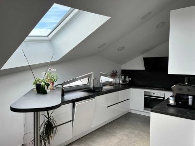 Attraktive 4-Zimmer-Dachgeschosswohnung mit Balkon in Bergtheim