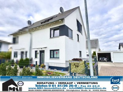 Neuwertige Doppelhaushälfte mit Stil, Komfort und schönem Garten in Erlensee-Langendiebach