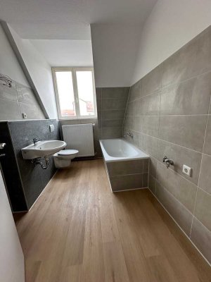 zentrale und schicke 3-Raum-Dachwohnung