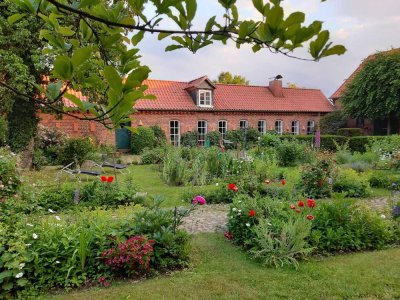 Haus mit Garten im Südkreis, Mitbenutzung großer Beratungs- und Bewegungsraum möglich