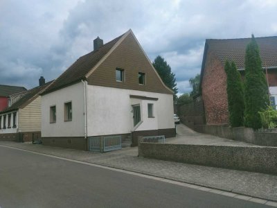 Provisionsfrei – Familienfreundliches Haus mit großem, sonnigem Garten