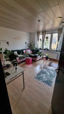 Helle, zentrale 3-Zimmer Wohnung mit Balkon