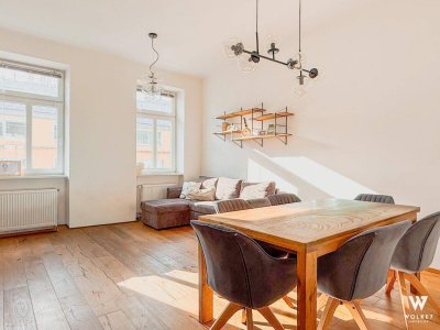 Stilvoll sanierte Altbauwohnung nahe U3 Schlachthausgasse – ruhiger Innenhofbalkon &amp; Nachmittagssonne Wohnzimmer