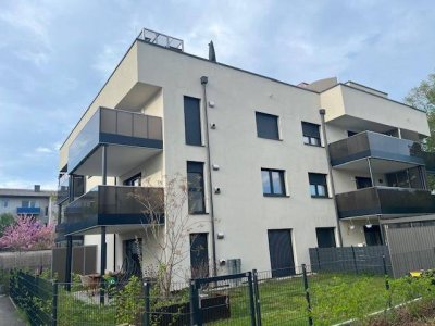 Wunderschöne, neuwertige 2 Zimmerwohnung mit großem Garten!