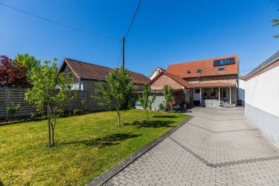 Zwei Häuser, eine Vision – Wohnen, Arbeiten & Vermieten unter einem Dach!