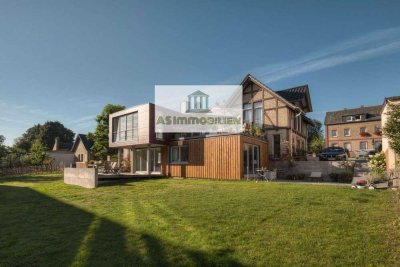 AS IMMOBILIEN: Eltville unique 2br 2 bath townhouse, fitted kitchen, parking, yard 18 min to Clay