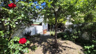 Gepflegtes Reihenhaus mit Garage in ruhiger Lage