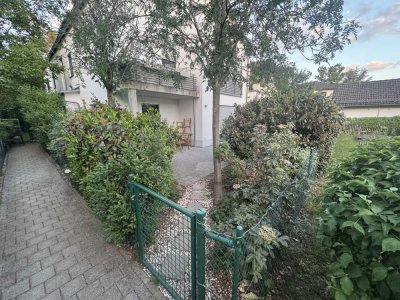 3-Zimmer EG-Wohnung mit großem Privatgarten & Garage – Waldtrudering
