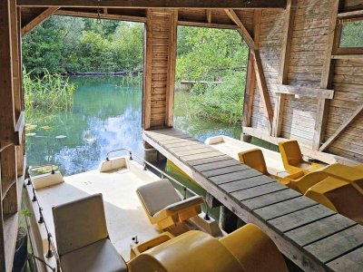 Erholung pur: Anwesen mit Bootshaus am Seebach