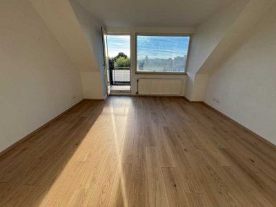 Gemütliche und  renovierte 2,5 Wohlfühlwohnung mit Sonnenbalkon