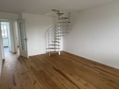 Moderne Maisonette mit Galerie – direkt am Olympiapark