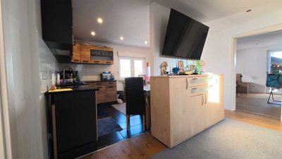 ++TOP 7% Mietrendite++ Paket aus 2 renovierten Wohnungen++2 ZKB + 3-4 ZKB++Parkett++Balkon++