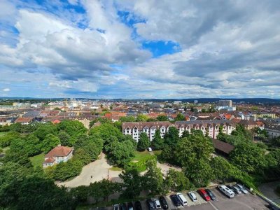 Traumhafter Fernblick über Karlsruhe – 1-Zimmer-Wohnung mit Balkon im 12. Obergeschoss der Weststadt