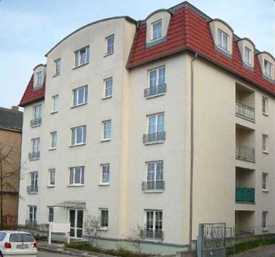 schöne zwei Raum EG-Wohnung - mit Loggia u. TG-Stellplatz im neuwertigen Bau (1995) auch für WG