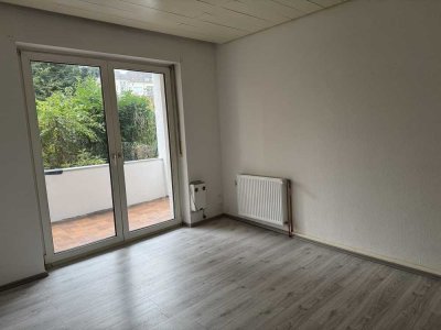 Sofort bezugsfrei: Charmante 2-Zimmer-Wohnung mit Balkon und Gartenblick in Köln-Neuehrenfeld