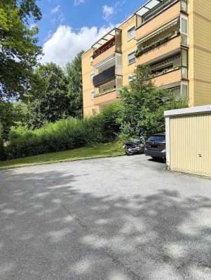 Schöne und gepflegte 3-Raum-Wohnung mit Balkon in Passau