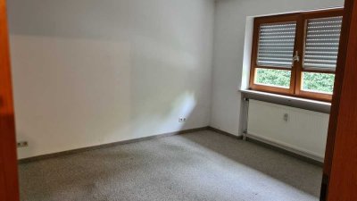 2-Raum-Erdgeschosswohnung mit Einbauküche in Rosenheim