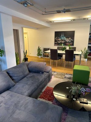 Schöne möblierte 4-5 Zimmerwohnung mit separatem Eingang und eigenem Gartenanteil