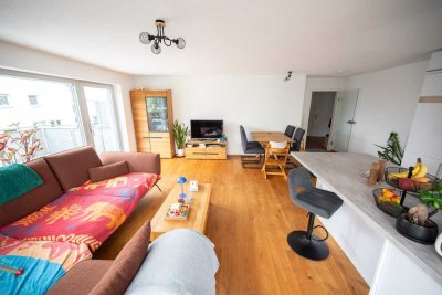 Moderne und ruhig gelegene 4-Zimmer-Obergeschoss-Wohnung mit Balkon und TG-Stellplatz