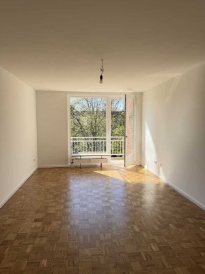frisch sanierte 2-Zimmer-Wohnung in Düsseldorf Wersten