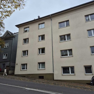 Preisgünstige, renovierte 3-Zimmerwohnung in Zentrumsnähe  in ruhigem Mehrfamilienhaus