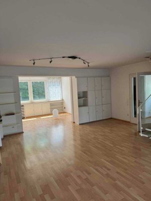 � Charmante 110 m² Maisonette-Wohnung mit Terrasse, Garten und Balkon in zentraler Lage