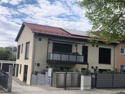 Gehobene, moderne 3-Zimmer-Wohnung mit Balkon und Kellerersatzraum in Regensburg