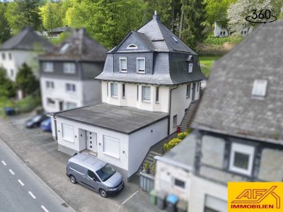 Flexibel Wohnen und Arbeiten – Einfamilienhaus mit Einliegerwohnung/Büro in Brilon-Wald
