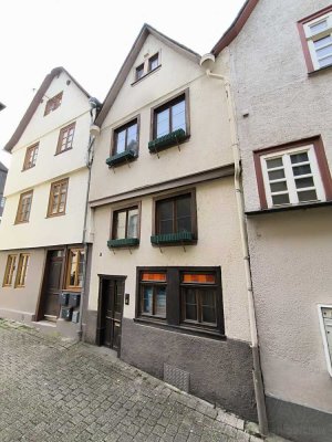 Einzigartiges Altstadt-EFH mit Fachwerkcharme und attraktiver Vermietbarkeit