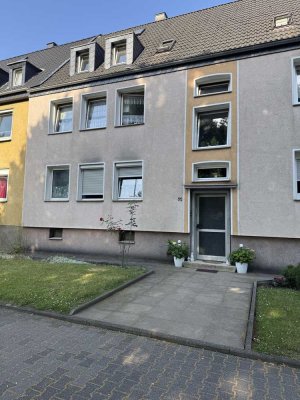 Helle 4-Zimmer-Erdgeschosswohnung in gepflegtem Mehrfamilienhaus