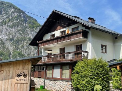 Großzügige, frisch renovierte Wohnung mit Eigengarten in Bad Goisern!