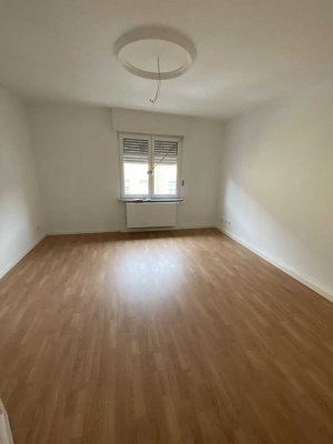 Lichtdurchfluetete moderne 2-Zimmer Wohnung in KA Durlach zu vermieten !