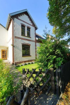 Ein Haus mit Geschichte und Raum für Ihre Ideen- Charmanter Altbau mit Hoffläche in Langenfeld !