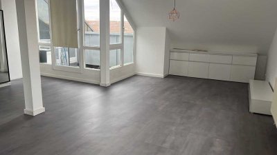 Ansprechende 2,5-Zimmer-DG-Wohnung mit EBK & Stellplatz