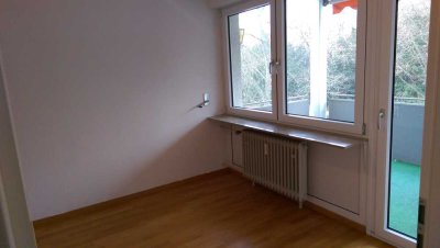 Geschmackvolle, gepflegte 3-Raum-Wohnung mit Balkon und EBK in Göppingen
