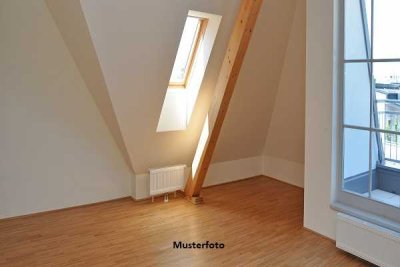 2-Zimmer-Wohnung im DG + provisionsfrei +