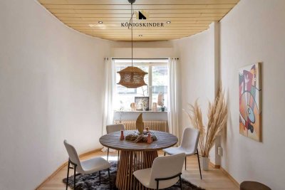 Viel Raum, hohe Decken & grünes Extra – mit Atrium-Terrasse, Gartenanteil & 3 Stellplätzen